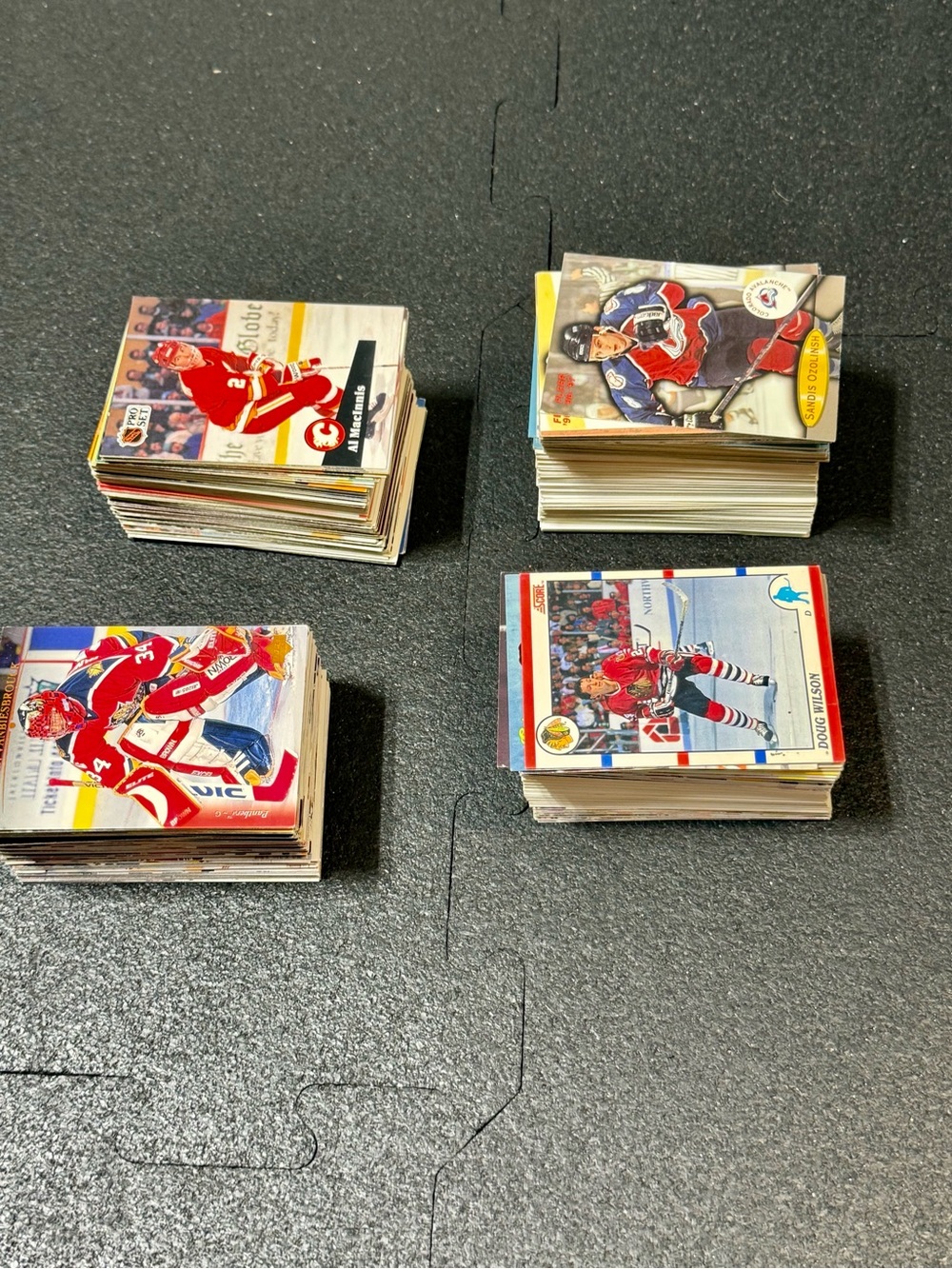 Mixed Lot Of 1990s NHL cards